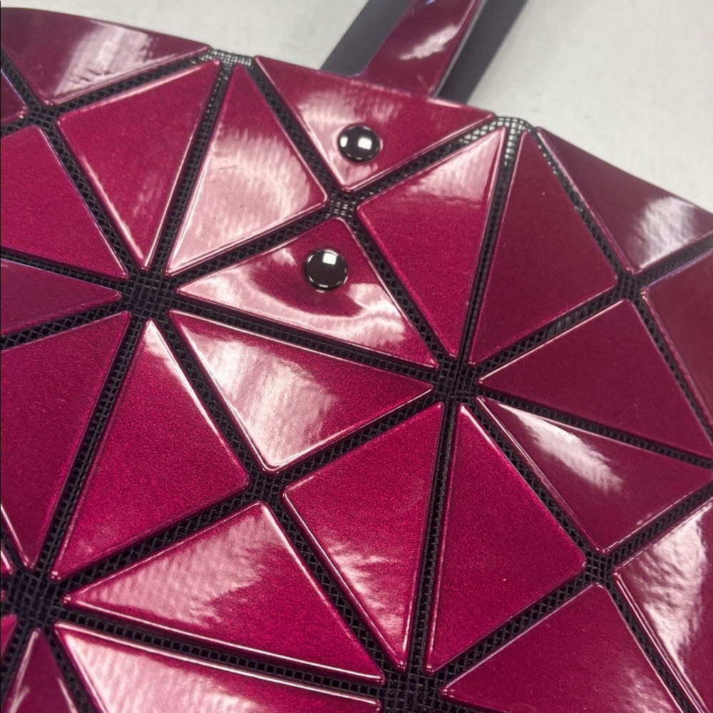 ISSEY MIYAKI BAO BAO "PRISM" AMETHYST PATENT TRIANGLES TOTE BAG - Picture 8 of 10